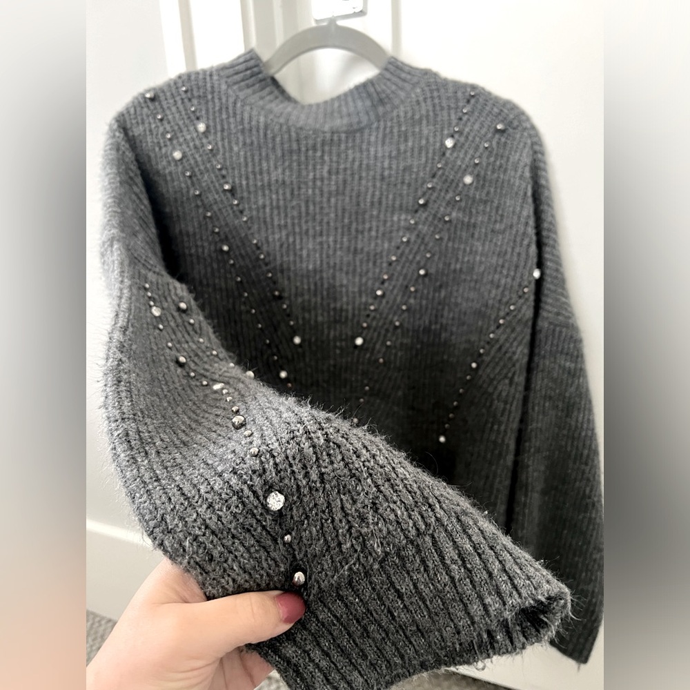 Cute and cozy sweater from Stradivarius.